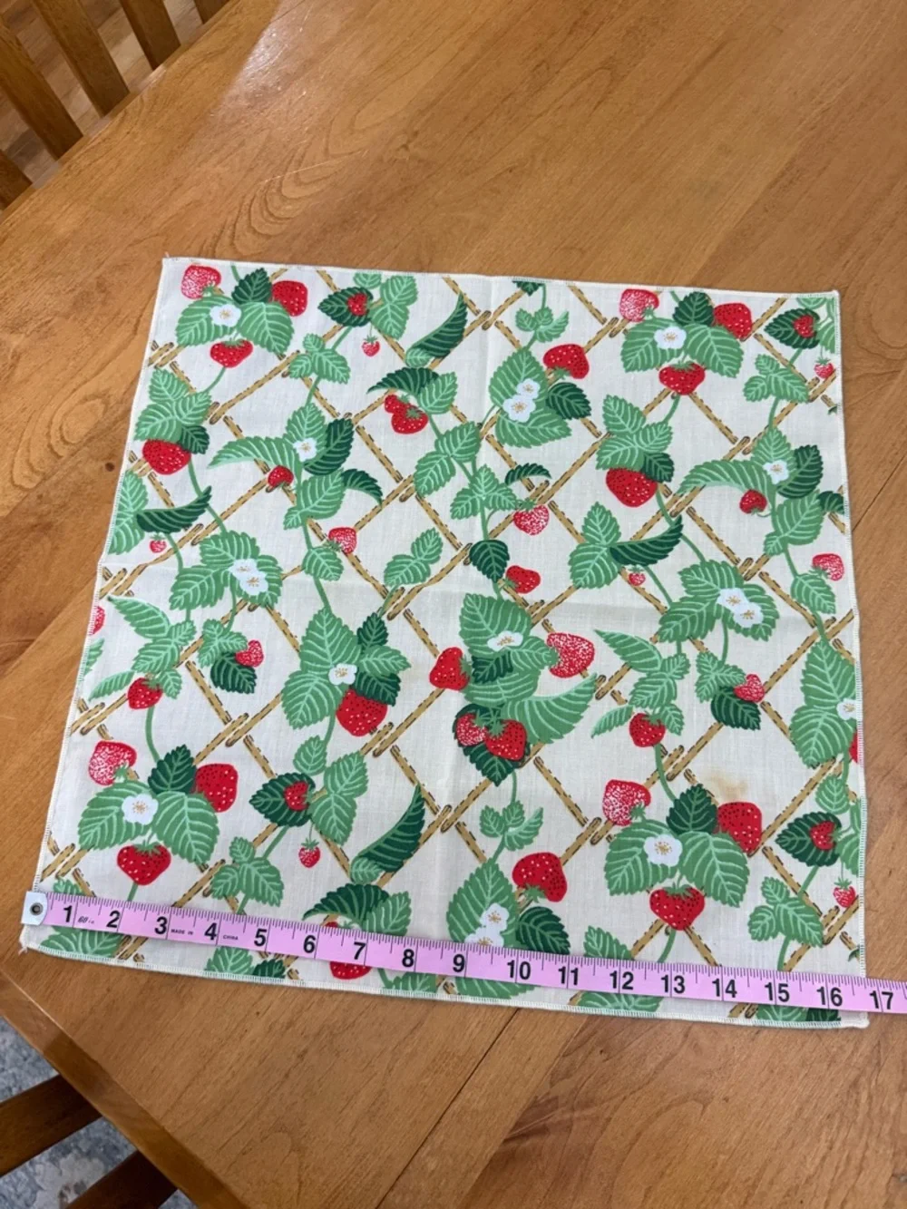 Lot of Strawberry Floral Fabric Oval Placemats Set of 4 with 4 Matching Napkins
